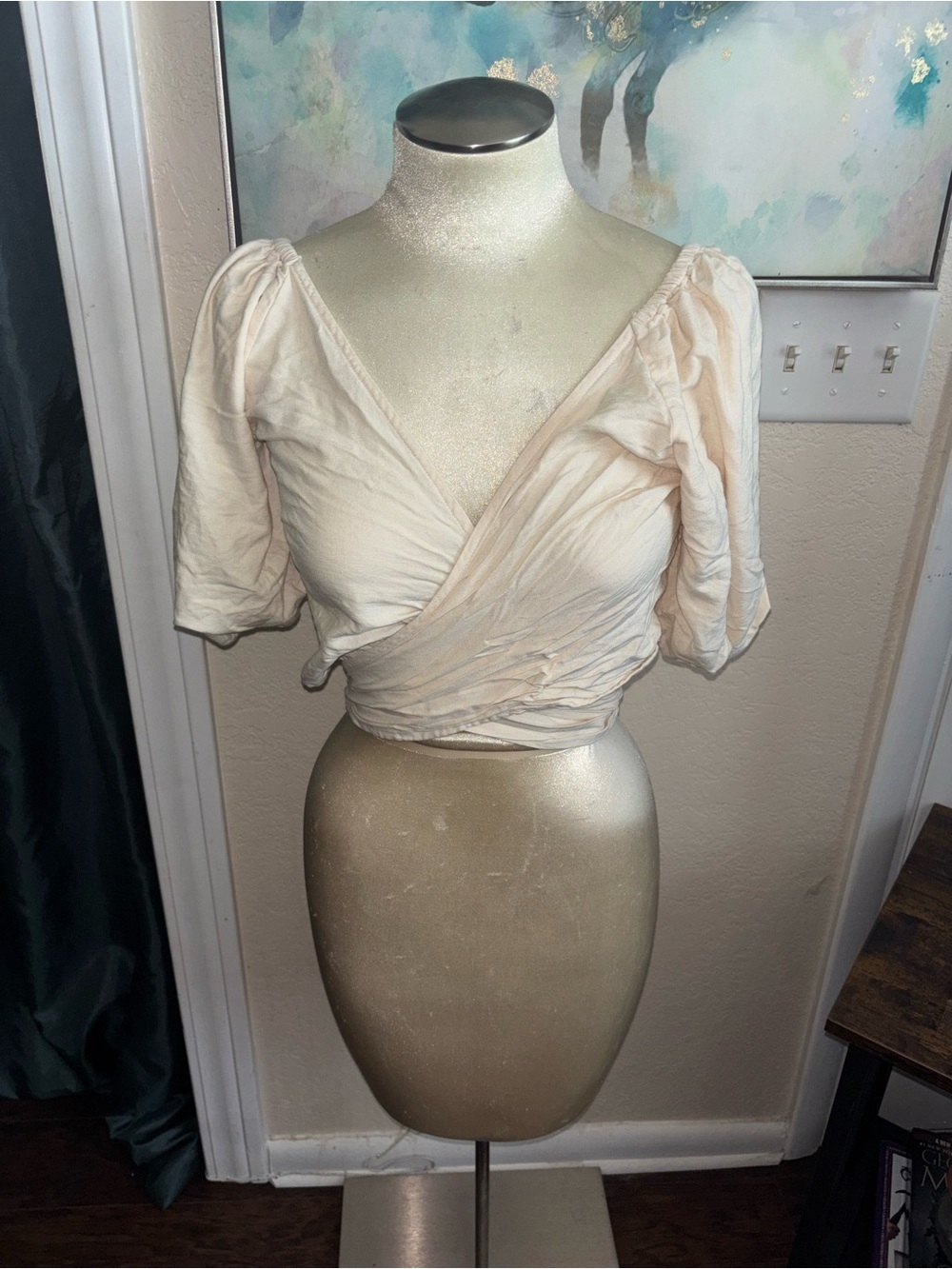 NWOT 🍦Women’s Cream Wrap Crop Top XL NWOT🍦